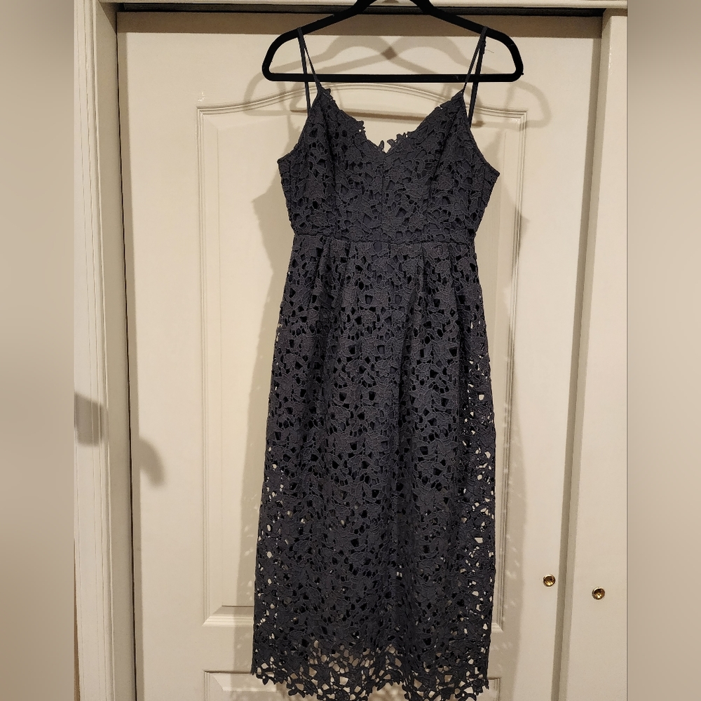 Small- Navy Blue ATSR Midi dress. Flowy, classy and great for various occasions